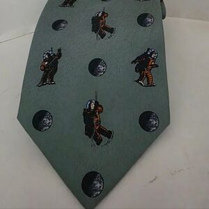 Tin Tin Mens Gray novelty Silk Necktie astronaut and moon pattern